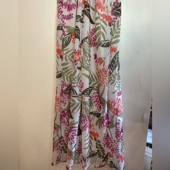 Old Navy Floral Maxi Dress - Picture 5 of 5